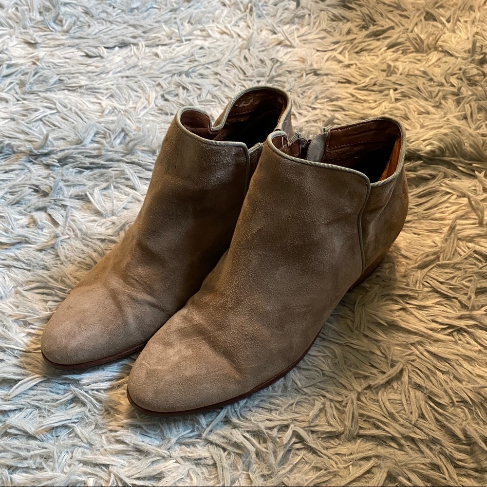 Sam Edelman Light Tan Suede Booties Size 8